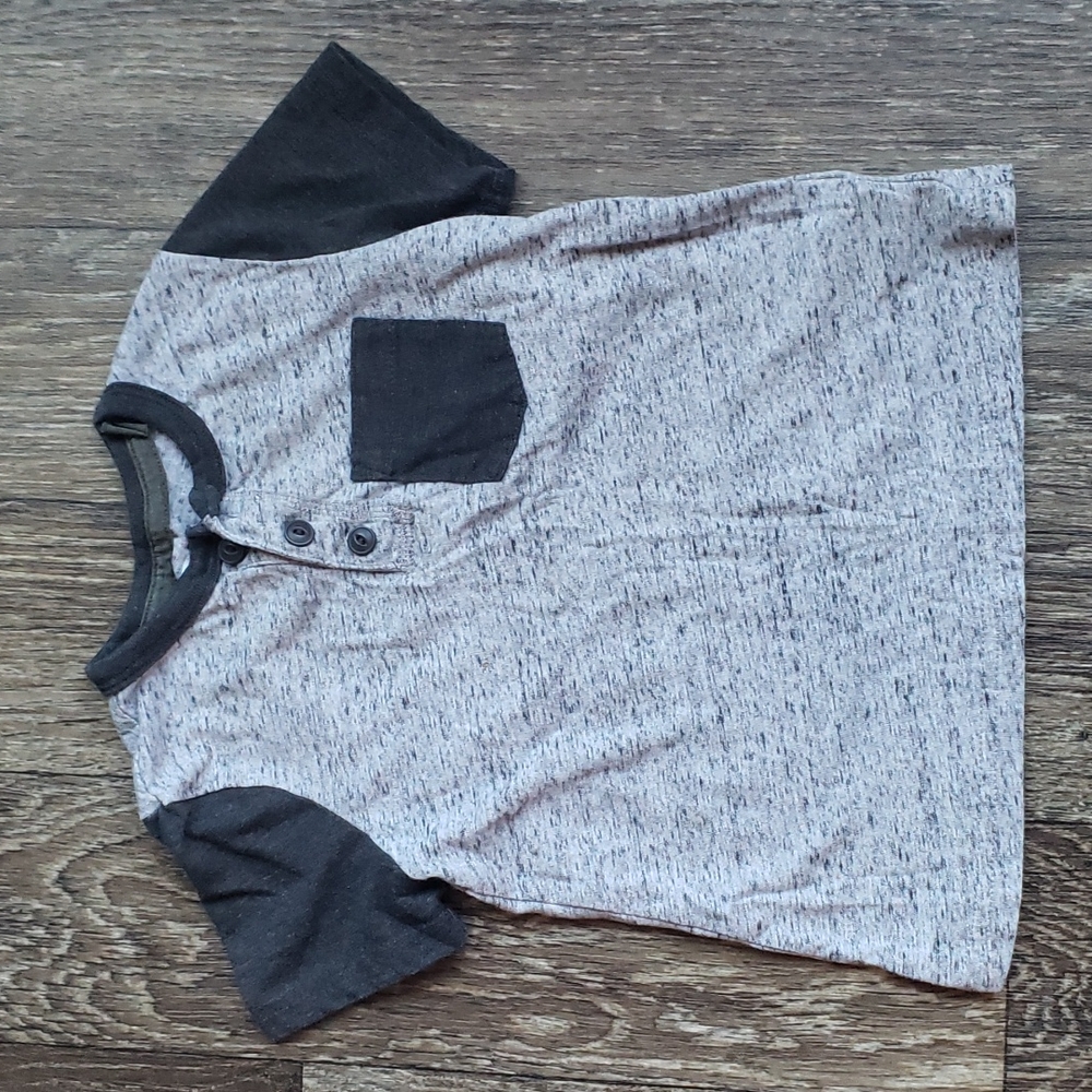5 Basic TShirts - Picture 6 of 7